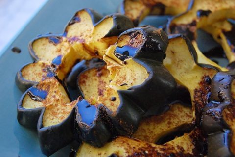 baked Acorn Squash with cinnamon and balsamic vinegar